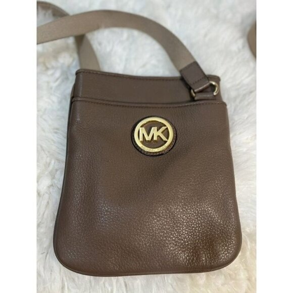 MICHAEL Kors Fulton Leather Swing pack Crossbody Taupe - Picture 4 of 12